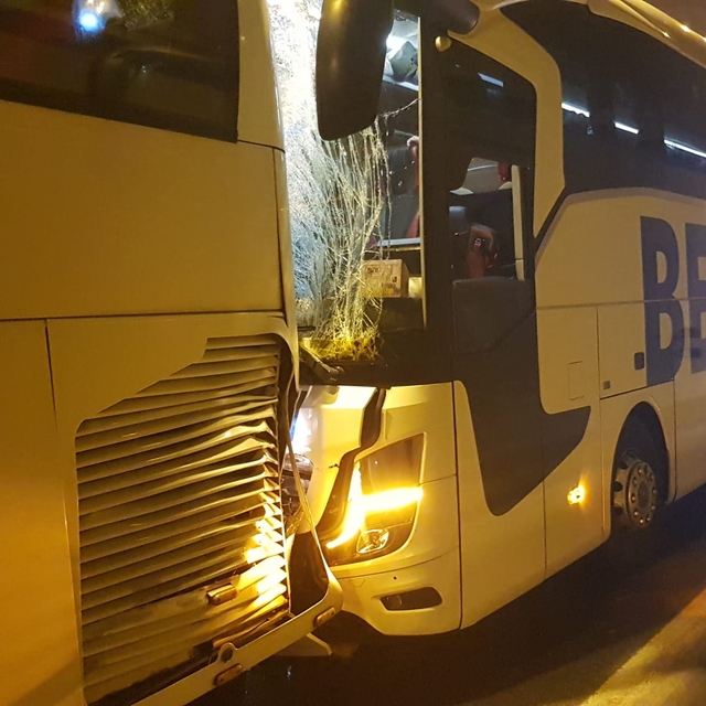 TEM'de tünel içinde zincirleme kaza: 10 yaralı