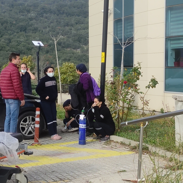 İplik fabrikasında kimyasal sızıntı; 15 kişi etkilendi, işçiler tahliye edi...