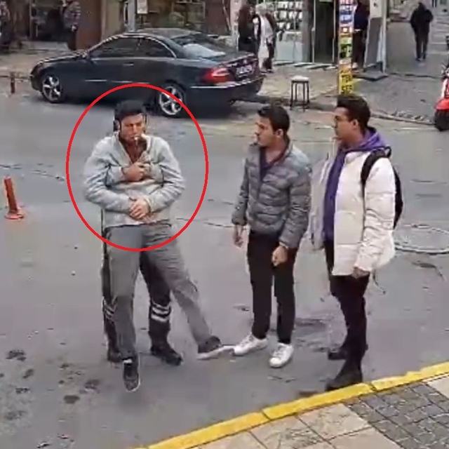 Nefes borusuna şeker kaçan kişiyi 'Heimlich manevrası' ile kurtardı