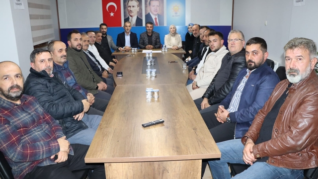 AK Parti Ferizli İlçe Başkanı Serhoş, partililerle ilk toplantısını yaptı