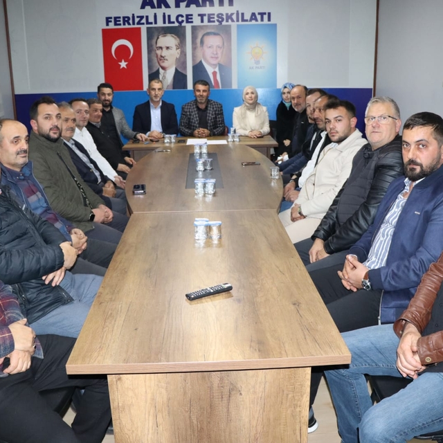 AK Parti Ferizli İlçe Başkanı Serhoş, partililerle ilk toplantısını yaptı