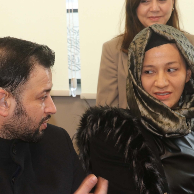 İşitme engelli çift, 10 yıl sonra birbirini yeniden duydu