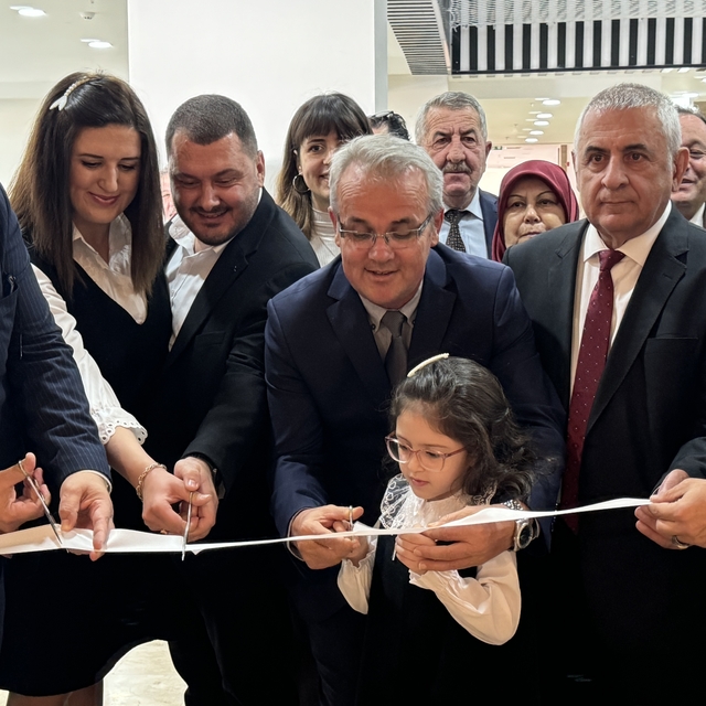 Tekirdağlı minik ressam 7 yaşında ikinci sergisini açtı