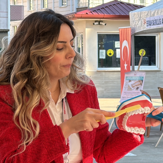 Samsun'da anaokul ve ilkokul öğrencilerine diş sağlığı taraması yapıldı