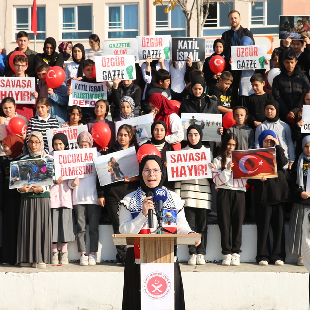 Sakarya'da öğrenciler Dünya Çocuk Hakları Günü'nde Filistinli akranlarını u...
