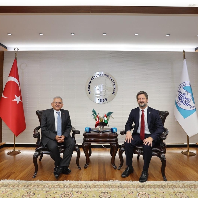 Macaristan'ın Ankara Büyükelçisi Viktor Matis'ten Başkan Büyükkılıç'a ziyar...
