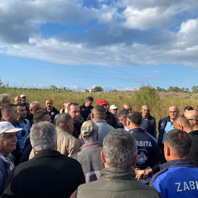 Antalya'da Kumköy sahilindeki çardakların yıkımına başlandı