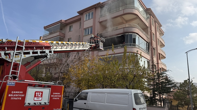 Çankırı'da bir evde çıkan yangında 3 kişi dumandan etkilendi