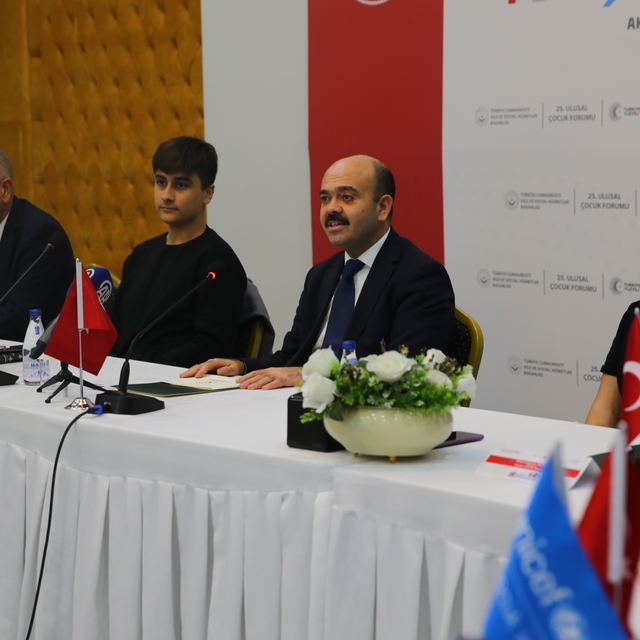 Mersin'de "25. Ulusal Çocuk Forumu Çeyrek Asır Çocuk Buluşmaları" düzenlend...