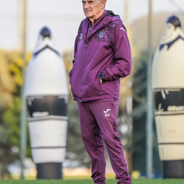 Şenol Güneş: Oyunculara gidin değil, oynayın diyorum