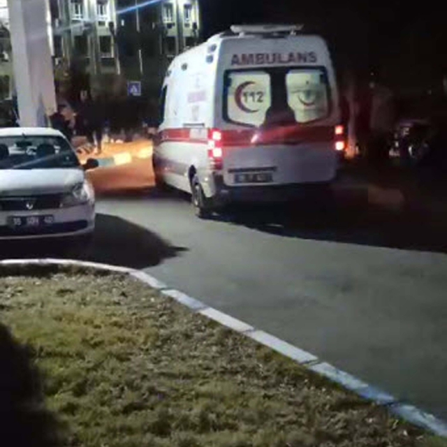 İzmir'de polis ekibine silahlı saldırı: 2'si ağır 3 yaralı