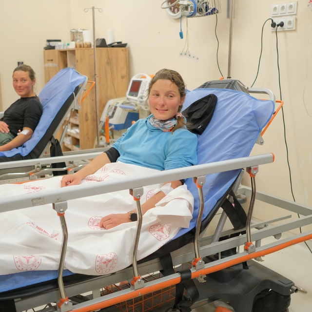 Kayıp Belaruslu dağcı ikiz kız kardeşler sağ bulundu (3)