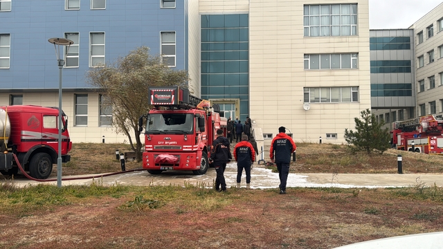 Kırklareli Üniversitesi derslik binasında çıkan yangın söndürüldü