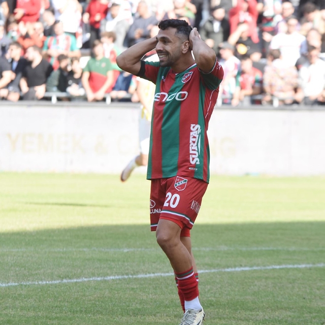 Karşıyaka'da Hakan kadro dışı