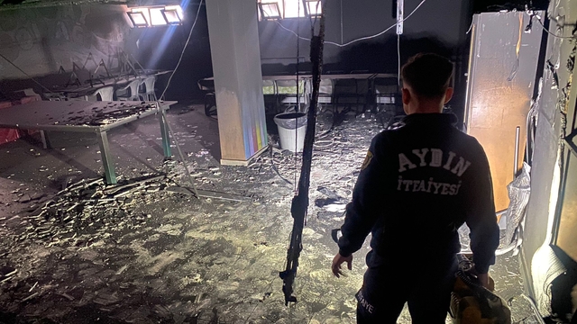 Nazilli'de bir okulda çıkan yangın nedeniyle eğitime ara verildi