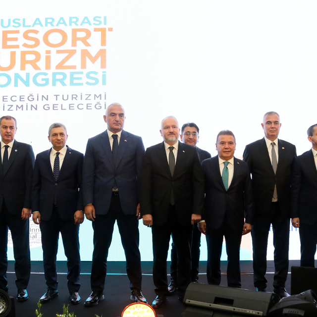 Bakan Ersoy: Turizmimizi deniz- kum- güneş üçgeninden çıkarıp, çeşitlendird...