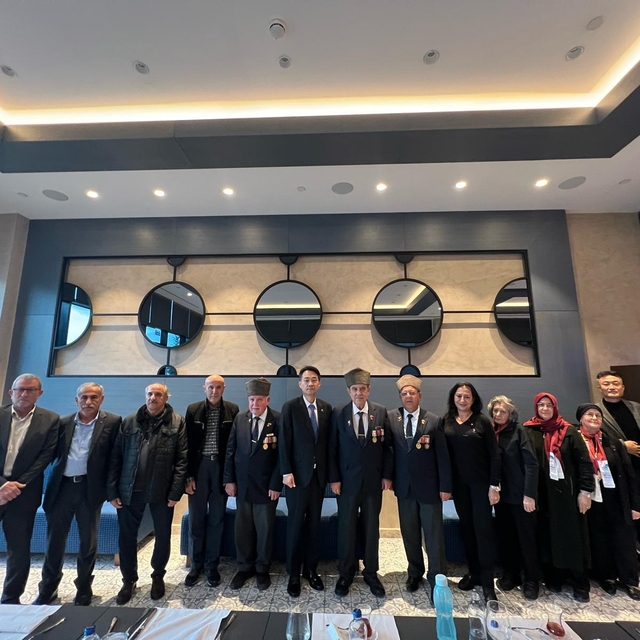 Güney Kore Cumhuriyeti'nin İstanbul Başkonsolosu Lee, Sakarya'da Kore gazis...