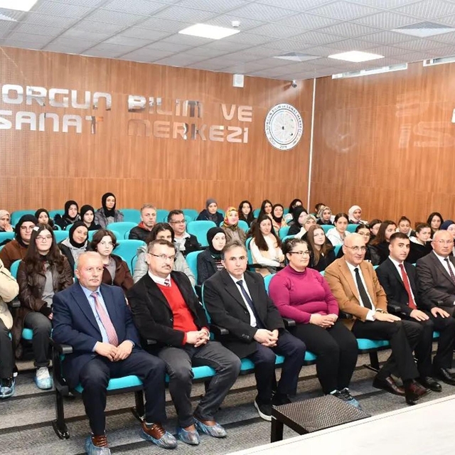 Sorgun Kaymakamı Aydın ortaokul öğrencileriyle buluştu