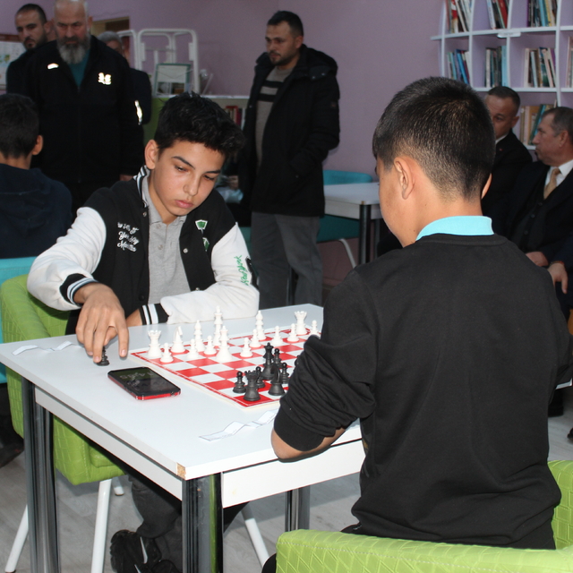 Saimbeyli'de ortaokullar arası satranç müsabakaları yapıldı