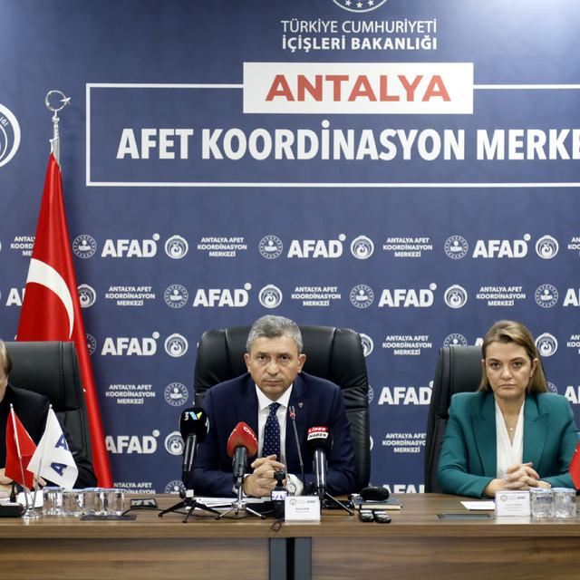 Antalya'nın 6 ilçesinde taşımalı eğitime 1 gün ara verildi