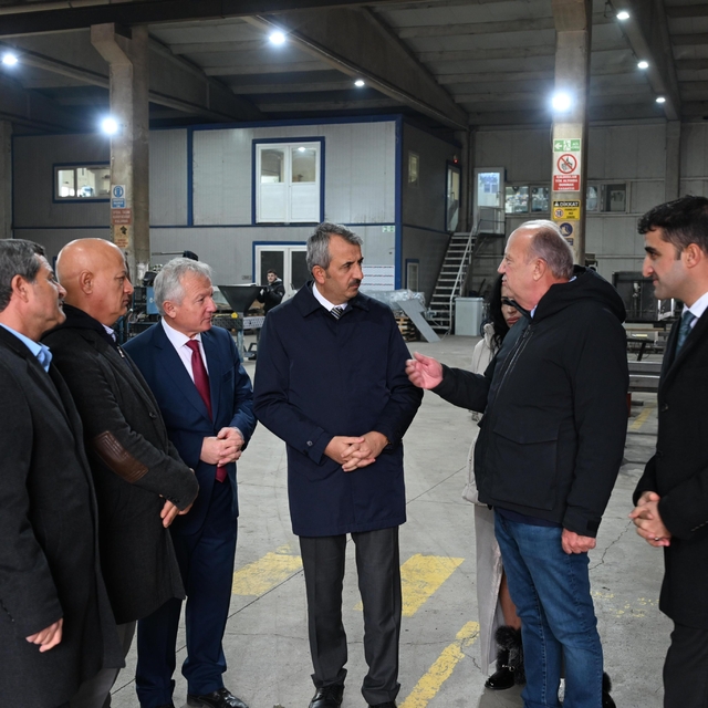 Edirne Valisi Yunus Sezer İpsala ilçesinde fabrikaları ziyaret etti