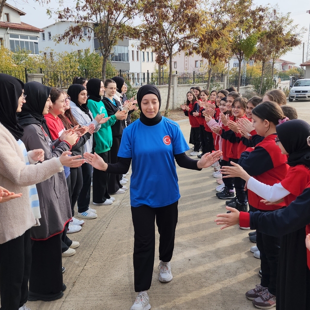 Amasya'da liseli kriket oyuncusu milli takıma seçildi