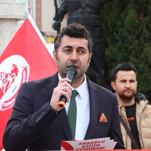 Anadolu Eğitim Sendikasından Havza'da basın açıklaması