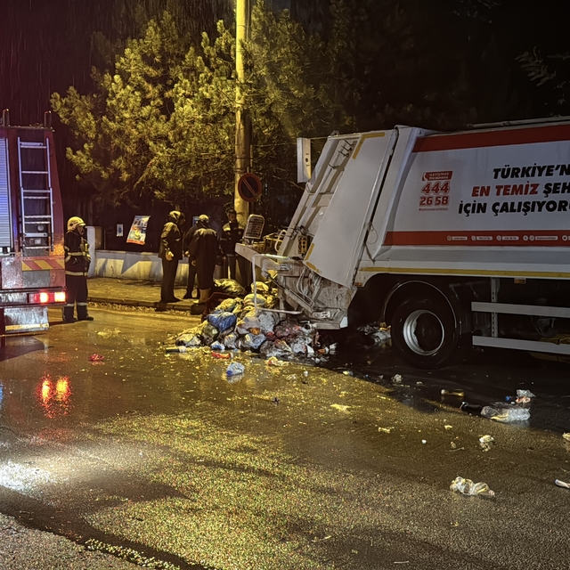 Bolu'da çöp kamyonunda çıkan yangın söndürüldü