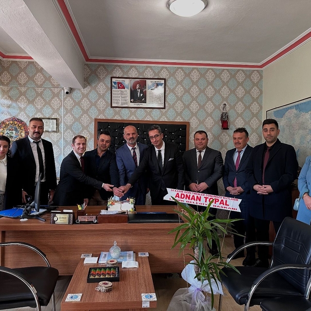 Ladik Belediye Başkanı Topal'dan okullara Öğretmenler Günü ziyareti