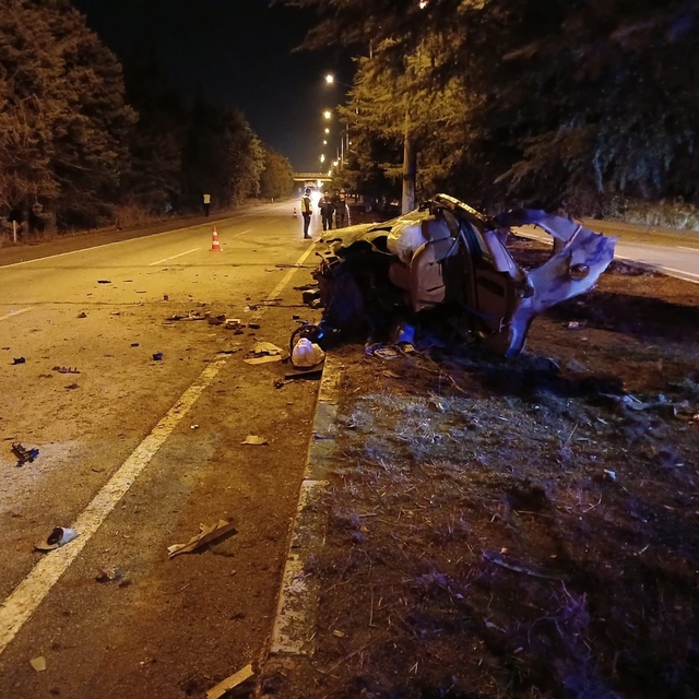 Balıkesir'de refüje çarpan otomobilin sürücüsü öldü