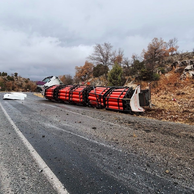 Konya'da doğal gaz yüklü tanker devrildi