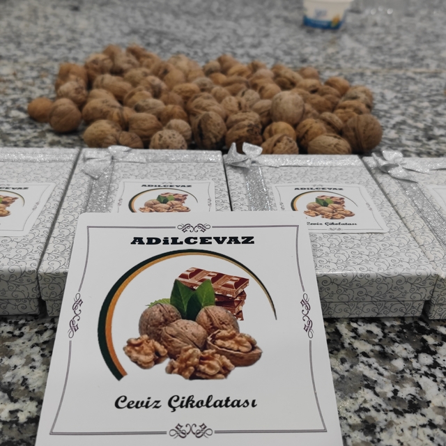 Adilcevaz'da cevizli çikolata üretimine başlandı