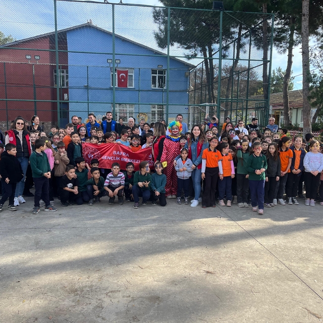 Bafra Gençlik Merkezinden Gaziosmanpaşa İlkokulu'nda, "Merkezim Her Yerde"...