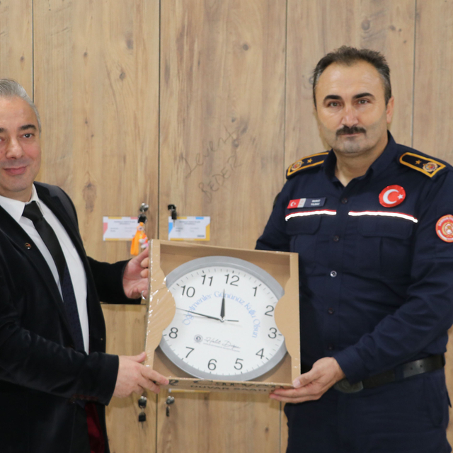 Samsun Büyükşehir Belediye Başkanı Doğan'ın hediyeleri öğretmenlere ulaştı