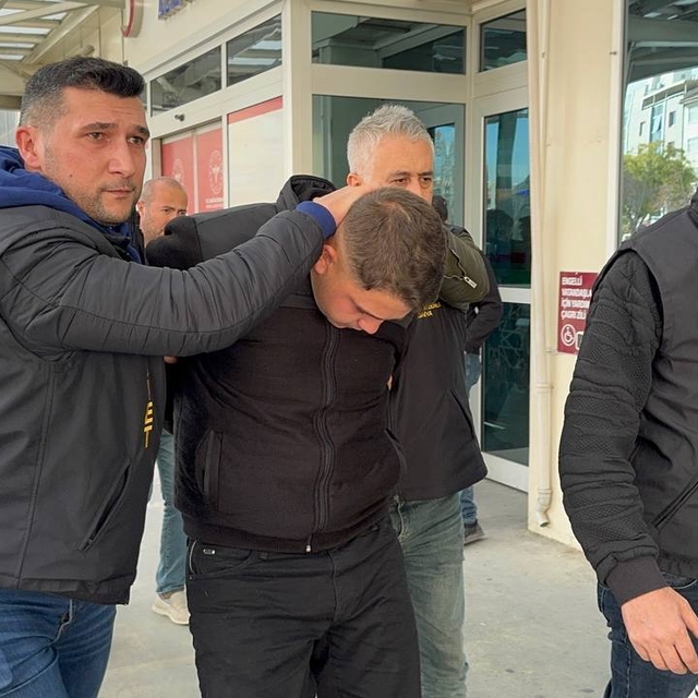 Oto galerici cinayetinde 6 şüpheli adliyede