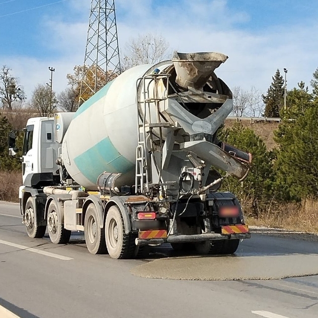Kırklareli'nde kara yoluna beton döken firmaya 106 bin 229 lira ceza kesild...