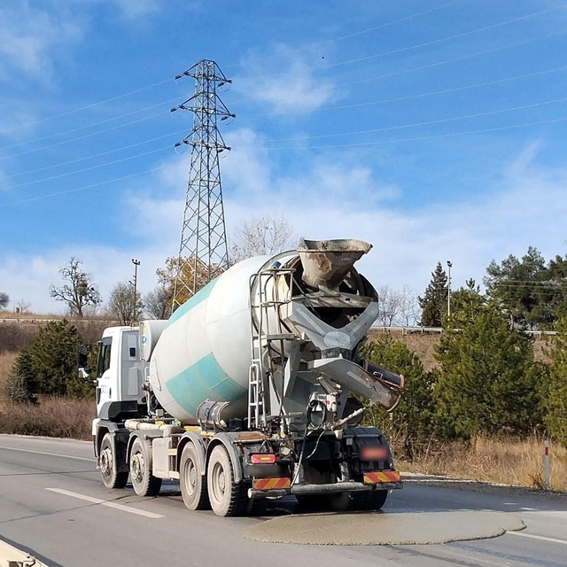 Kara yoluna beton döken firmaya 106 bin lira ceza