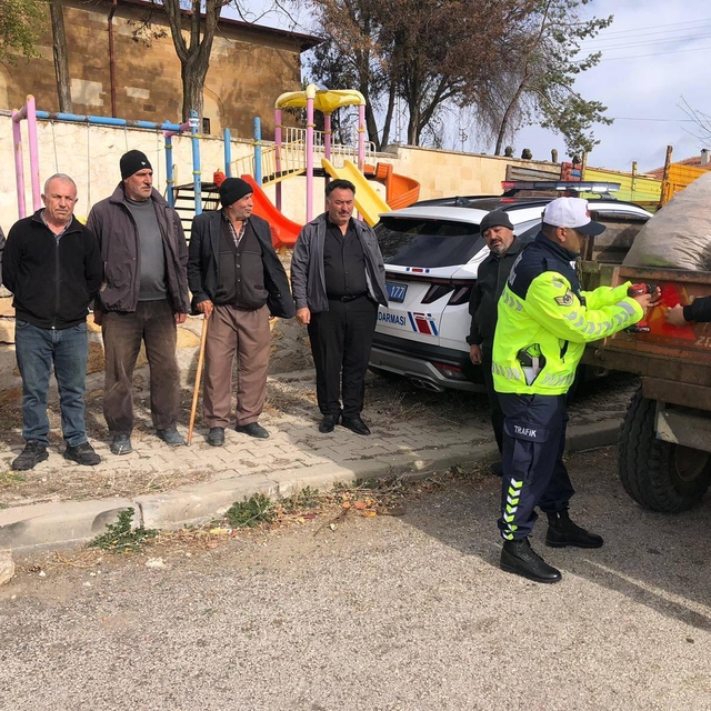 Yozgat'ta jandarma vatandaşları bilgilendiriyor