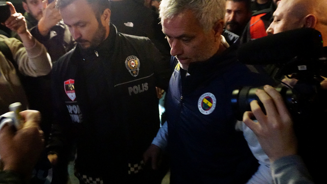 Fenerbahçe kafilesi, Kayseri'de coşkuyla karşılandı