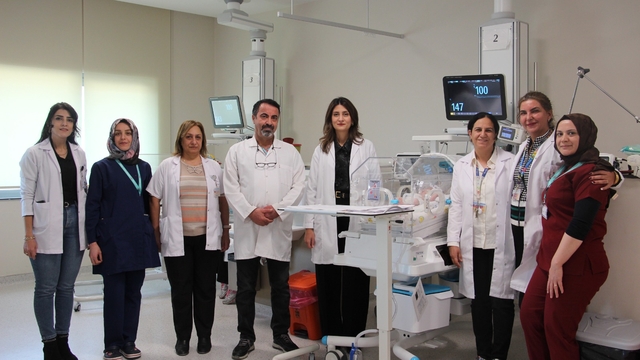 Doğuştan yemek borusu kapalı olan bebek ameliyatla sağlığına kavuştu