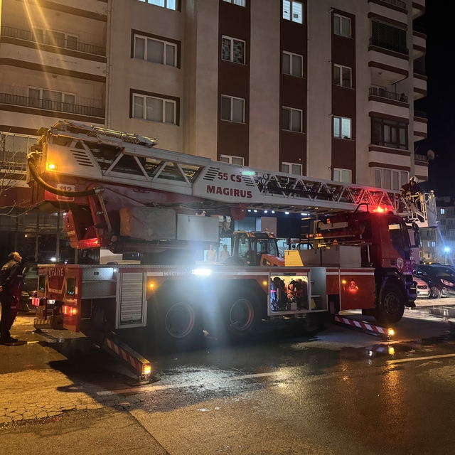 Kayseri'de psikolojik sorunlarının bulunduğu iddia edilen kişi evini yaktı