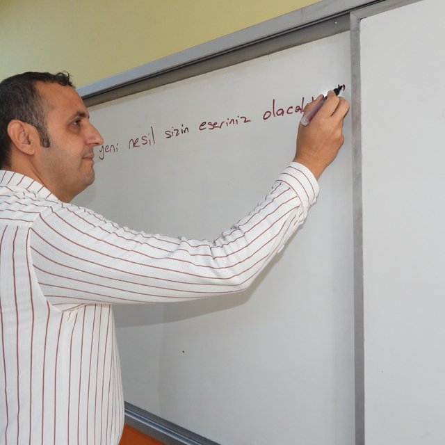 Depremde eşi ve 57 günlük kızını kaybeden Turgay öğretmen: Travmayı atlatma...