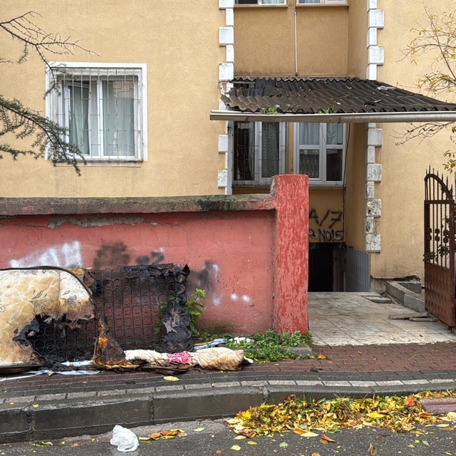 Kocaeli'de çıkan yangında anne ve çocuğu dumandan etkilendi