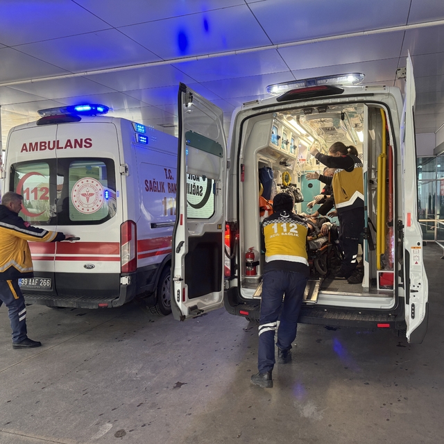 Kırklareli'nde iki grup arasındaki silahlı kavgada 2 kişi yaralandı