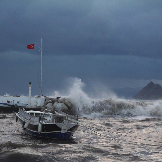 Bodrum'da feribot seferlerine 2 gün fırtına engeli