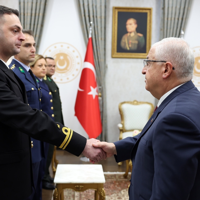 Milli Savunma Bakanı Güler, bakanlık bünyesinde öğretmen olarak görev yapan...