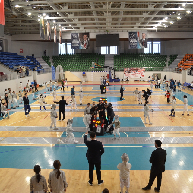 Eskrim Kılıç Açık Turnuvası Kocaeli'de başladı