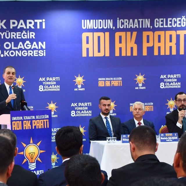 AK Parti Sözcüsü Ömer Çelik, Adana'da partisinin ilçe kongresinde konuştu: