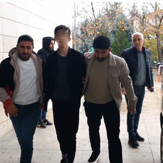 Harçlık vermeyen dedesini bıçaklayan şüpheli adliyede