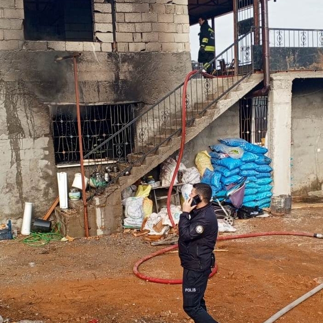 Gaziantep'te evde çıkan yangında anne ve çocuk dumandan etkilendi